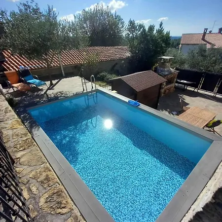 Holiday home Deja *